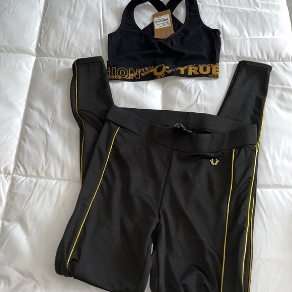 NEW WITH & W/O TAGS XS TRUE RELIGION BRA & LEGGINGS TAG PULLED OFF. - Picture 2 of 5